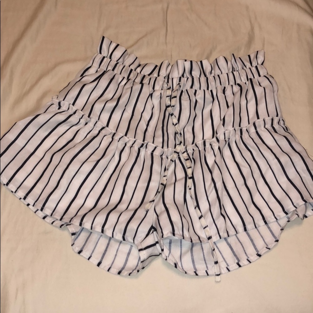 Akira white striped shorts